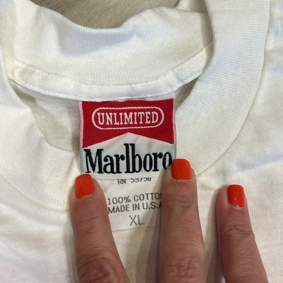 Vintage 90s Marlboro Unlimited Cotton Short Sleeve Graphic Train Pocket T-Shirt - Picture 7 of 7